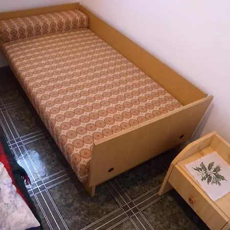 Apartment 4 *