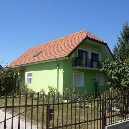 4 Apartment *